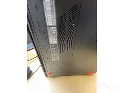 Asus bärbar dator speldator med något defekt skärm