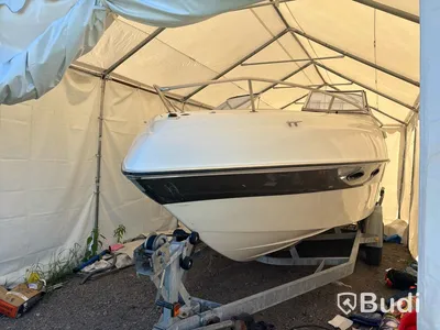 Motorbåt Fourwinns Sundowner 245 -1999 | Trailer & hamnkapell | 8,17 m