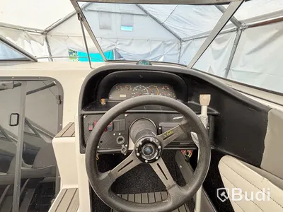 Motorbåt Fourwinns Sundowner 245 -1999 | Trailer & hamnkapell | 8,17 m