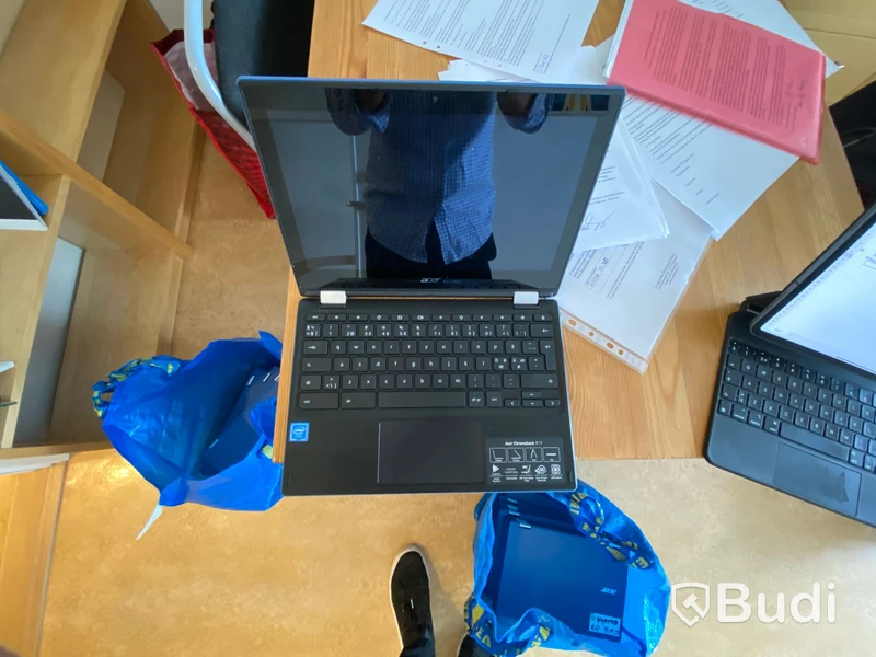 Acer Chromebook R 11 2-i-1 Blå (N15Q8) saknar laddare. Trasiga, 2 tradiga tangenter