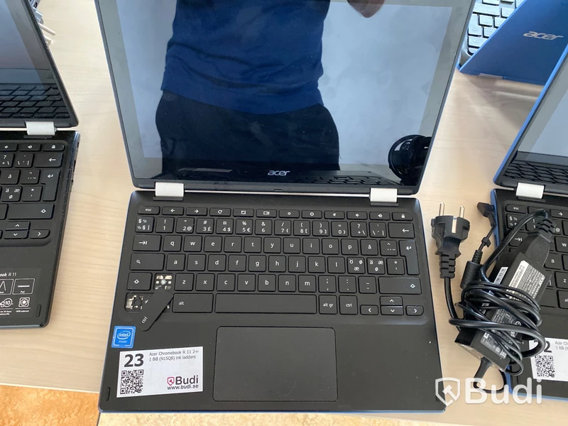 Acer Chromebook R 11 2-i-1 Blå (N15Q8) saknar laddare. Trasiga, 2 tradiga tangenter