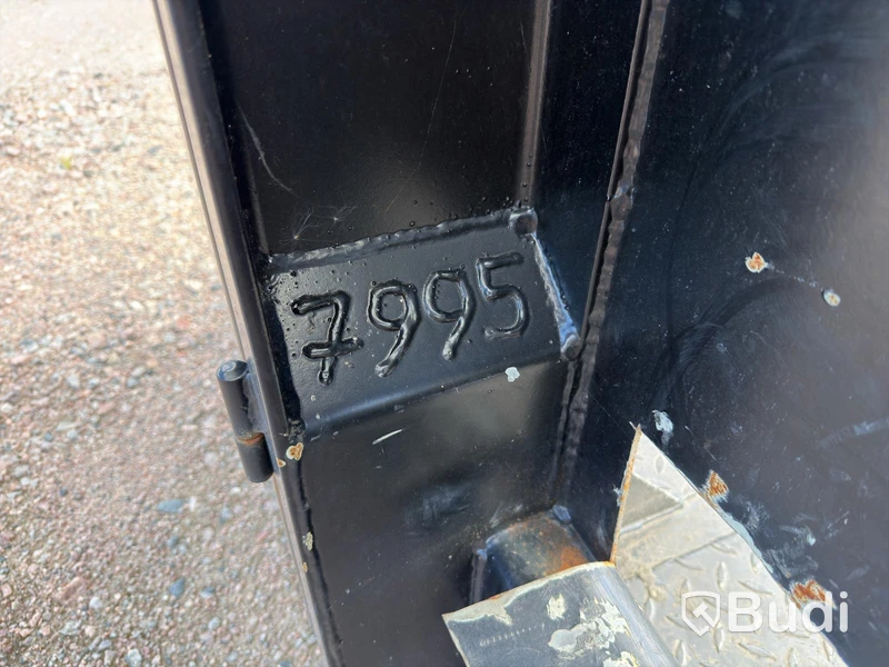 Hooklift flatbed | Approx. 5.0 m | Tool lockers