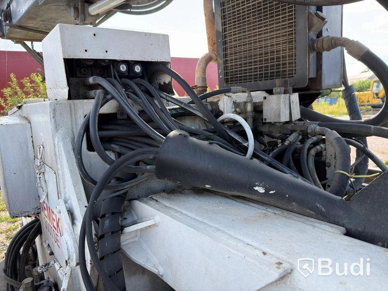 Drilling Rig NEMEK 300 TSE | Crawler-mounted | 1998