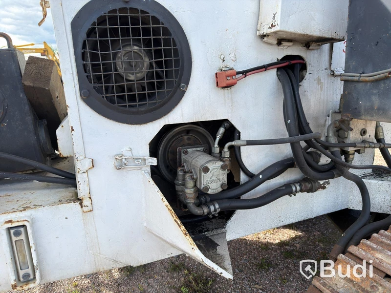Drilling Rig NEMEK 300 TSE | Crawler-mounted | 1998