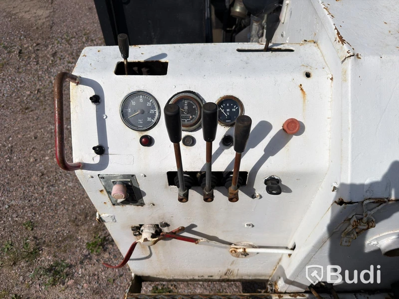 Drilling Rig NEMEK 300 TSE | Crawler-mounted | 1998