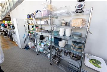 3 stycken hyllor Ikea Omar. Rostfritt. Innehåll ingår ej. 