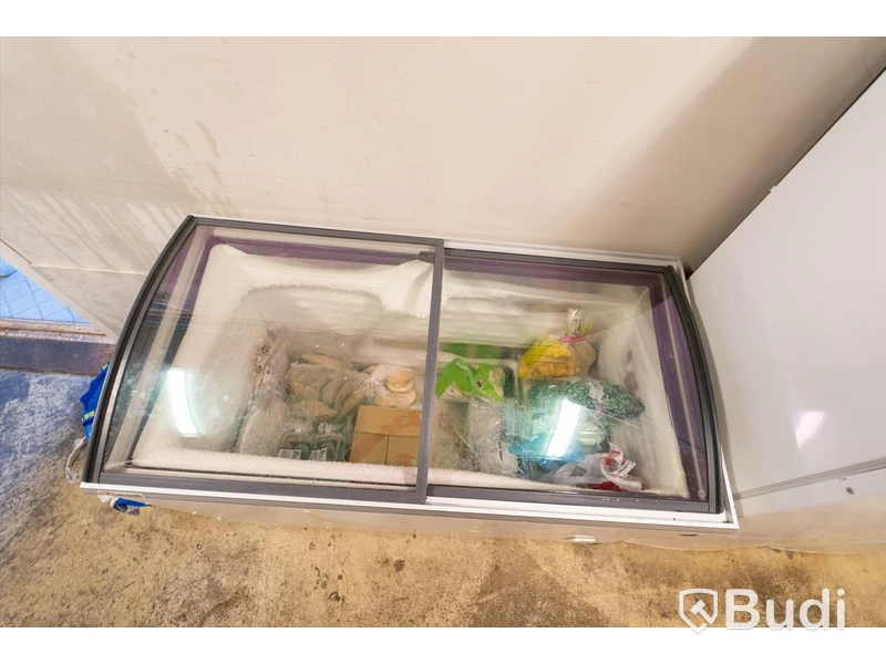 Caravell frysbox med skjutdörrar i glas. 130 cm x 66 cm x 85 cm.