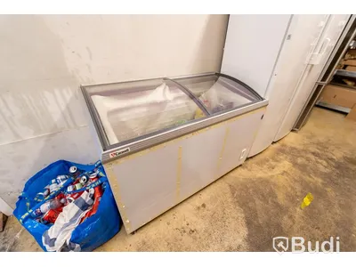 Caravell frysbox med skjutdörrar i glas. 130 cm x 66 cm x 85 cm.