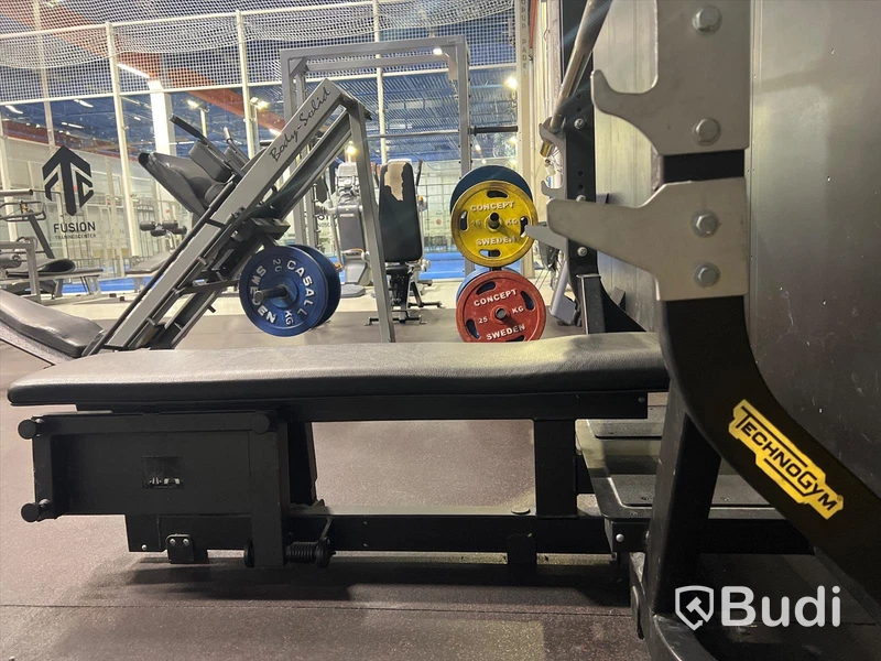 TechnoGym Olympic Flat Bench - Bänkpress ställning