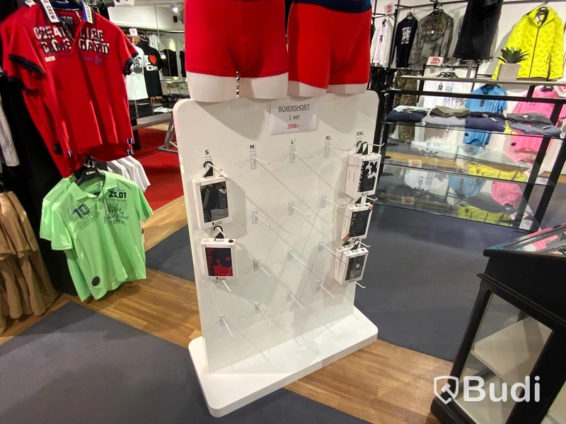 Displaymöbel dubbelsidig med spjut