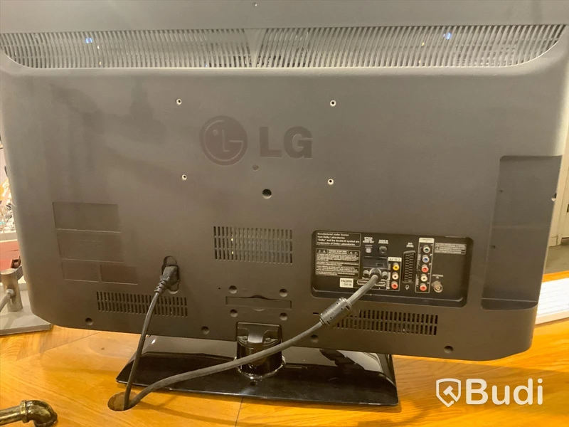 LG 32 tums TV