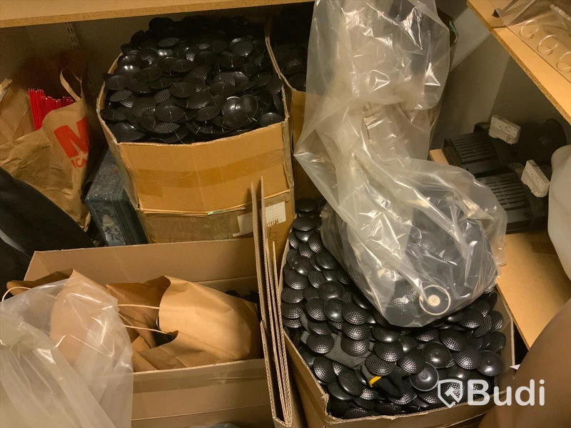 Larmsystem med 2 båga, Larmbox Antonsson security. Flera kartonger med larmbrickor samt avlarmare