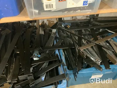 18st sektioner Väggmonterad ställning Elfatyp med 5 st lådor spjut och inredning