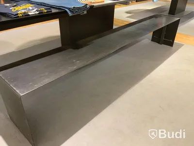 Avlång plåtbänk