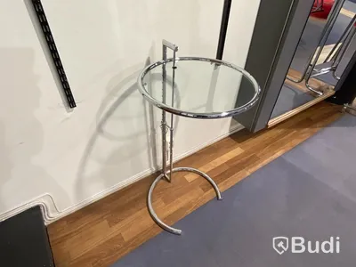 Glasbord, reglerbar höjd