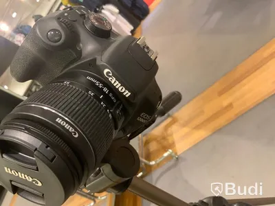 Kamera Canon EOS 1200d ink objektiv 18-55 EFS samt enklare kamerastativ