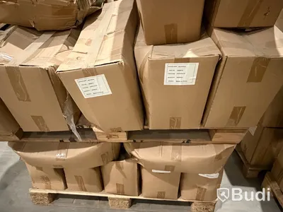 Stor mängd material för solenergi, bl.a. växelriktare, montagematerial m.m.