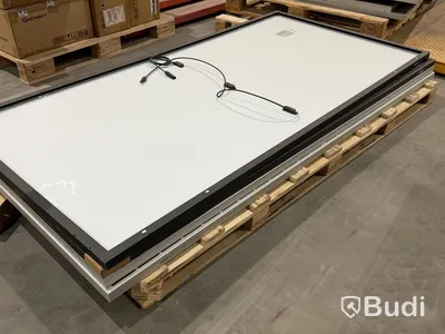 Stor mängd material för solenergi, bl.a. växelriktare, montagematerial m.m.