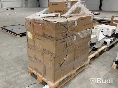 Stor mängd material för solenergi, bl.a. växelriktare, montagematerial m.m.