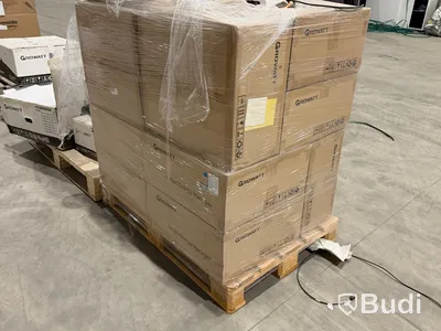 Stor mängd material för solenergi, bl.a. växelriktare, montagematerial m.m.