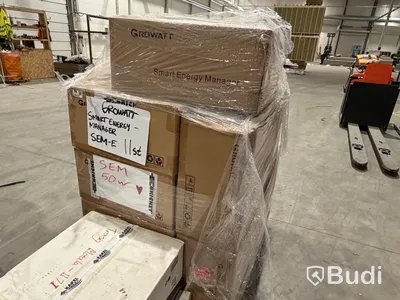 Stor mängd material för solenergi, bl.a. växelriktare, montagematerial m.m.