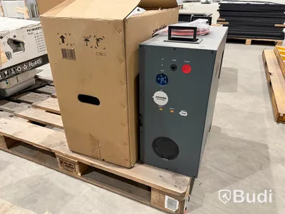 Stor mängd material för solenergi, bl.a. växelriktare, montagematerial m.m.