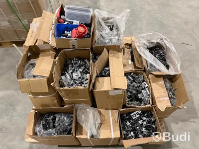 Stor mängd material för solenergi, bl.a. växelriktare, montagematerial m.m.