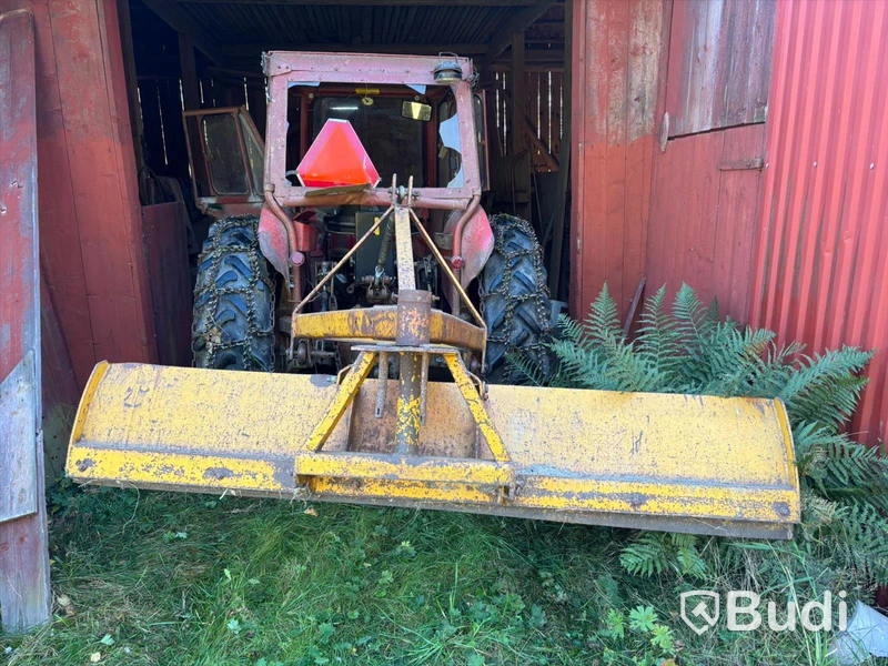 Traktor MASSEY FERGUSON 135 ALLM -1967 | DIESEL