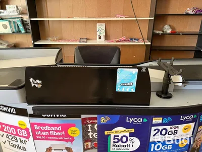 Ca 23 sektioner butikshyllor samt Pan-Oston kassalinje