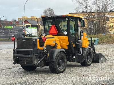 Redskapsbärare Wille 475 med planeringsskopa | 1007h | 2021