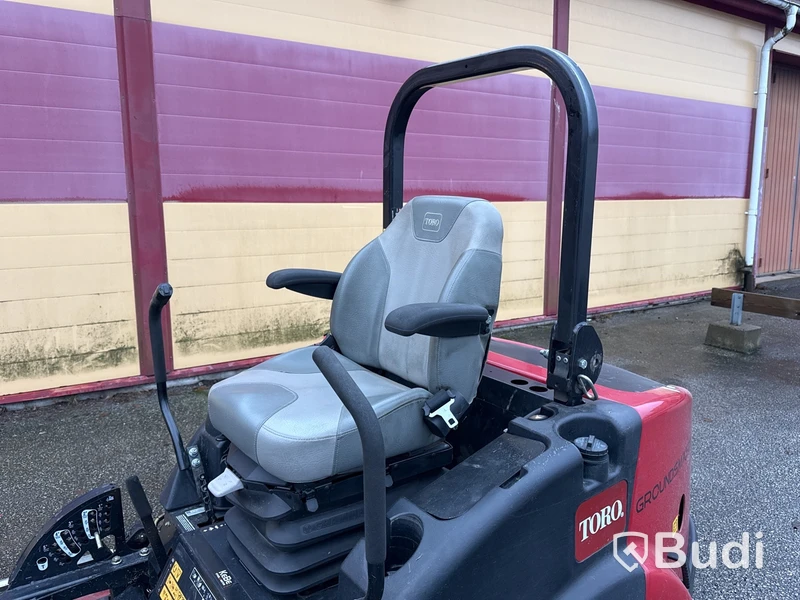 Spakstyrd åkgräsklippare Toro Groundsmaster 7210 | 1744h | 2014