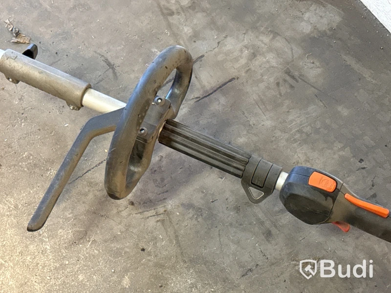 Kombimaskin Stihl KM 131 /R med sopvals | 2016