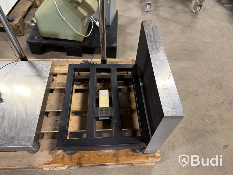 2 EK Industriprodukter scales