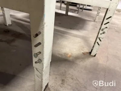 Arbetsbänk med lådor