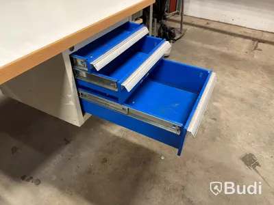 Arbetsbänk med lådor