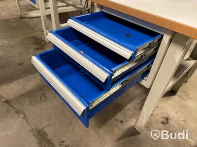 Workbench with drawers