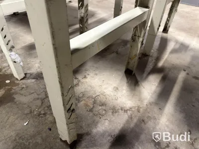 Workbench with drawers