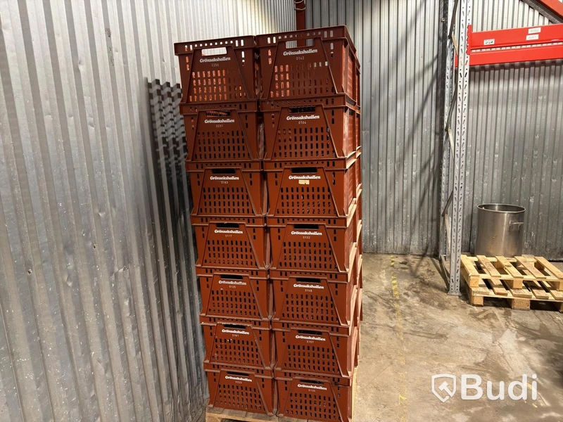 28 plastic crates