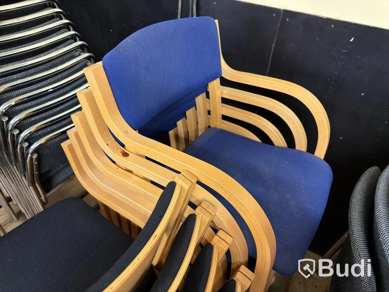 44 stackable chairs