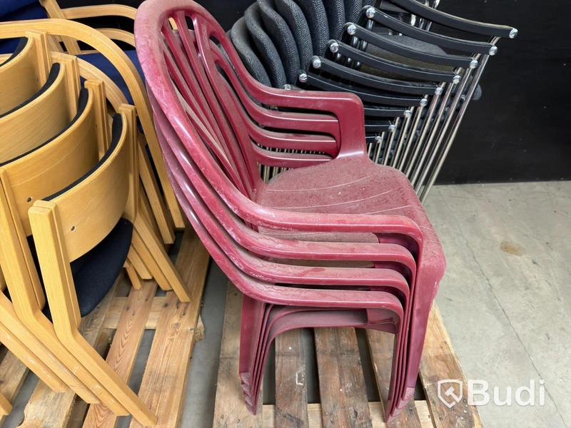 44 stackable chairs