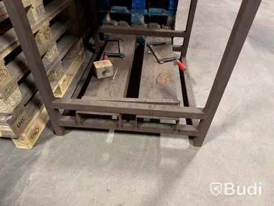 Personnel basket for forklift forks