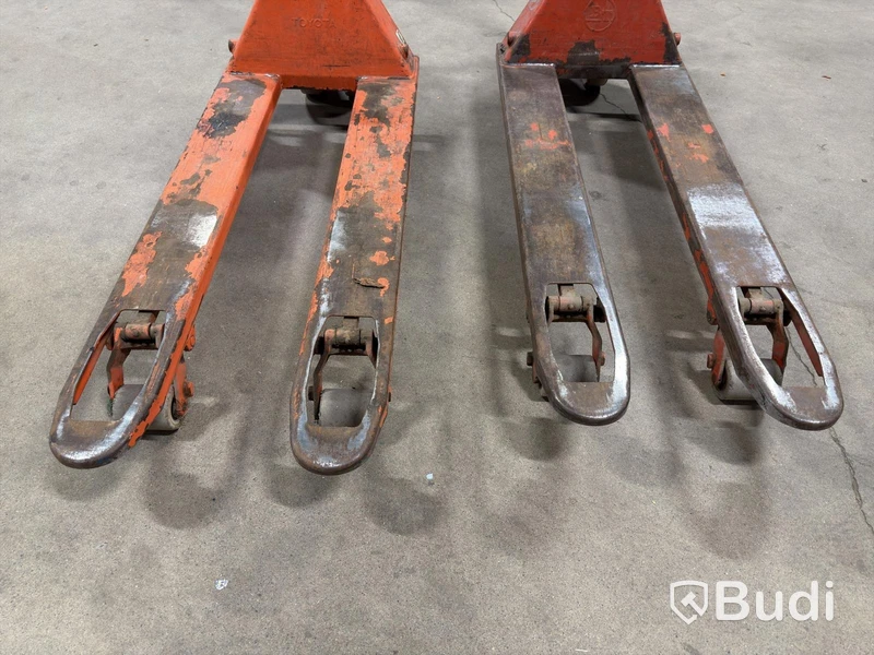 BT LHM230 Pallet Trucks, 2 pcs