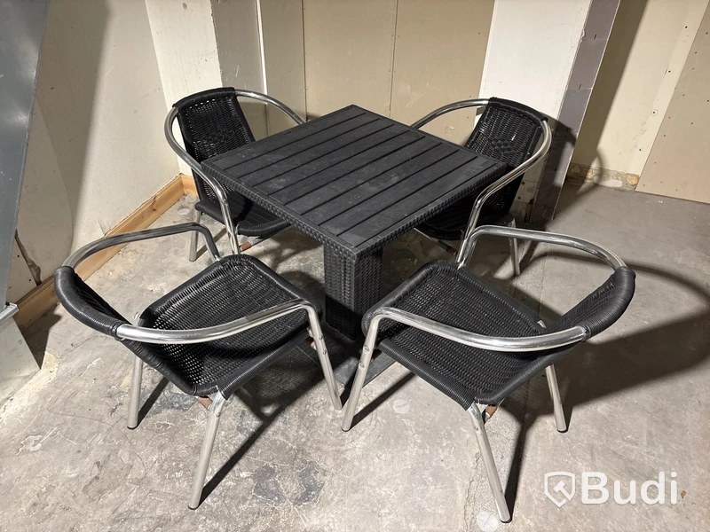 Bord för utomhusbruk, inkl. 4 st. stolar