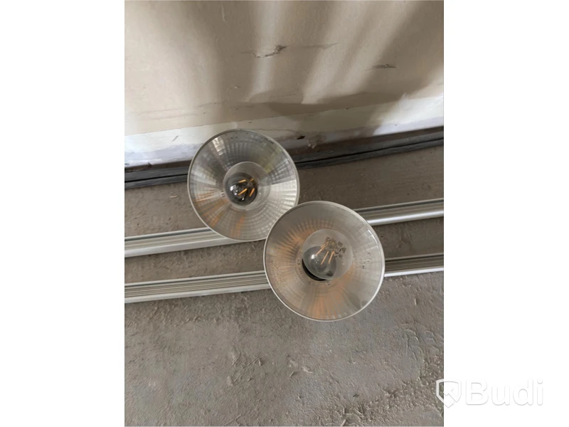 2 Lamp Tracks