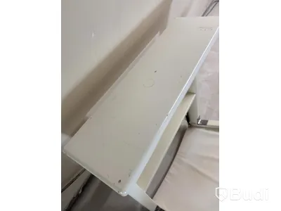 Robust wall-mounted changing table