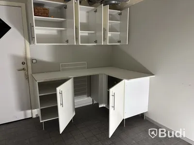 Över- och underskåp inkl. arbetsbänk