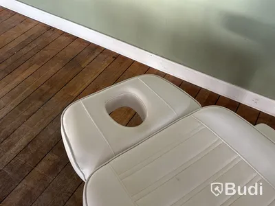 Behandlingsstol, höj- och sänkbar