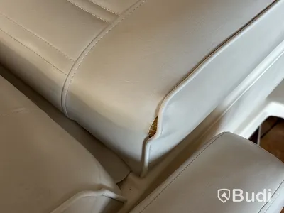 Behandlingsstol, höj- och sänkbar