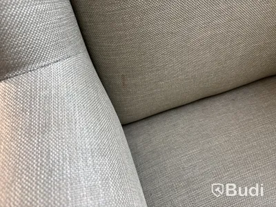 Fåtölj och soffbord