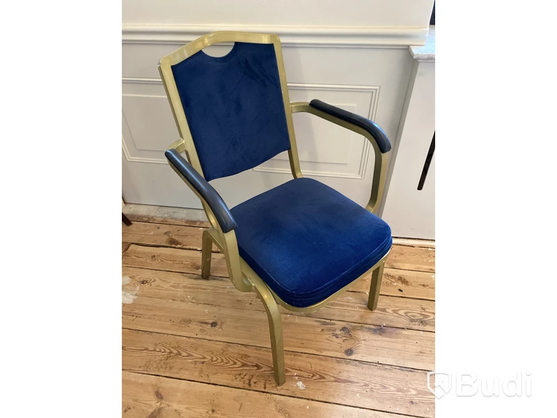 Parti med stapelbara stolar, Burgess England - 120 st.